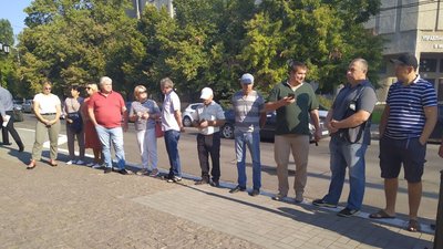 20 фермерів з Миколаївщини звинувачують ексдепутата облради Івануну в рейдерстві 20 фермерів з Миколаївщини звинувачують ексдепутата облради Івануну в рейдерстві