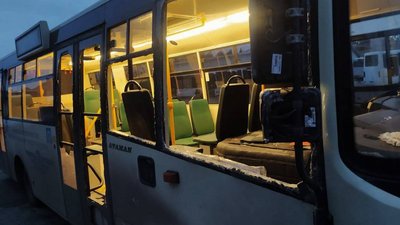 Військові РФ атакували громадський транспорт у передмісті Херсона