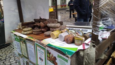 Яйця по 15 гривень, риба - по 80: у Хмельницькому провели два ярмарки