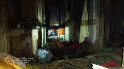 На Дніпропетровщині пожежники врятували з палаючого будинку двох людей