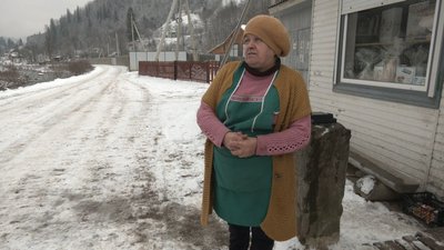 "Вони марки відкривають, а ми тут страждаємо". Жителі гірських сіл Франківщини — про реформу "Укрпошти" "Вони марки відкривають, а ми тут страждаємо". Жителі гірських сіл Франківщини — про реформу "Укрпошти"