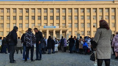 Мирний мітинг під ОДА Мирний мітинг під ОДА