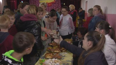 У школі на Вінниччині організували благодійний ярмарок "Діти проти війни" для допомоги ЗСУ