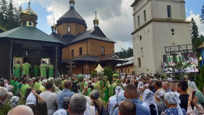 На Прикарпатті у Манявському скиті відбулася всеукраїнська проща На Прикарпатті у Манявському скиті відбулася всеукраїнська проща