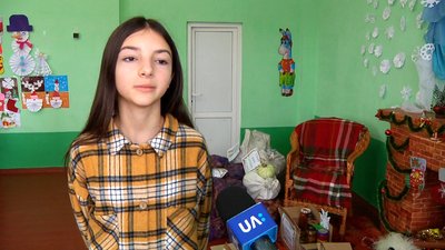 На Житомирщині учні Райківської гімназії передали продукти харчування бездомним На Житомирщині учні Райківської гімназії передали продукти харчування бездомним