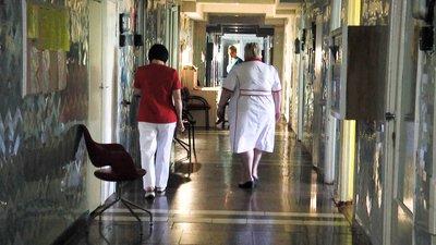 Медики лікарні у Малині отримали зарплату від 4000 до 10000 гривень
