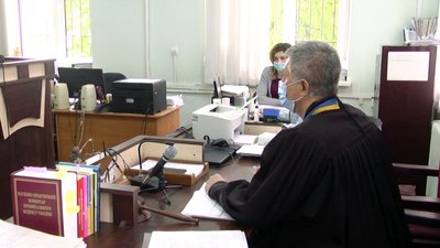 У вінницькому суді продовжують слухати свідків у справі колишнього поліціянта Сергія Пивовара