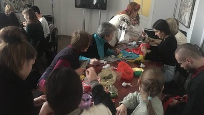 "Символ жіночності та берегині роду". У Сумах виготовляли ляльки-обереги "Символ жіночності та берегині роду". У Сумах виготовляли ляльки-обереги