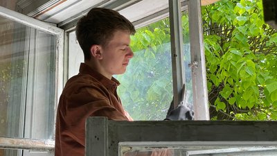 Волонтери ремонтують сторічний будинок в Чернівцях, аби створити там шелтер для вимушених переселенців Волонтери ремонтують сторічний будинок в Чернівцях, аби створити там шелтер для вимушених переселенців
