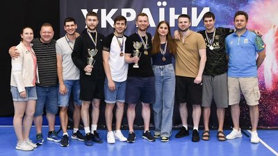 Дніпряни вибороли 10 медалей на Кубку України з бадмінтону
