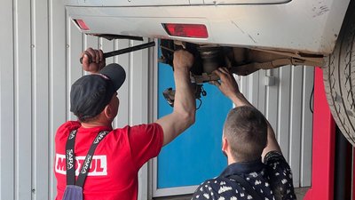 Переселенці з Херсонщини відкрили автокомплекс у Кривому Розі Переселенці з Херсонщини відкрили автокомплекс у Кривому Розі