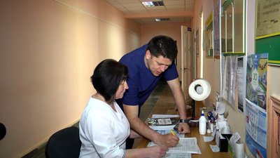 У Романівській лікарні на Житомирщині почав працювати лікар-хірург із Маріуполя У Романівській лікарні на Житомирщині почав працювати лікар-хірург із Маріуполя