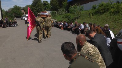 У Хмельницькому попрощалися з двома бійцями, які загинули захищаючи Україну