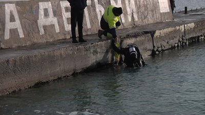 В Одесі водолази обстежують місця для купання на Водохреща В Одесі водолази обстежують місця для купання на Водохреща