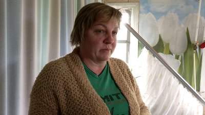 Тікали від обстрілів – потрапили під авіаудар. Як живуть люди після авіаударів по селу Іванівка на Чернігівщині Тікали від обстрілів – потрапили під авіаудар. Як живуть люди після авіаударів по селу Іванівка на Чернігівщині