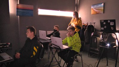 "Доводиться купувати ноутбуки не найдешевші": у Маріуполі збирають гроші для освітнього центру "Доводиться купувати ноутбуки не найдешевші": у Маріуполі збирають гроші для освітнього центру