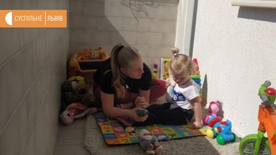 Як львів'янки вигадали море на балконі на час карантину Як львів'янки вигадали море на балконі на час карантину