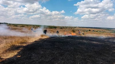 Рятувальники протягом доби загасили 11 пожеж на Миколаївщині. Одна з них сталася через обстріли — ДСНС Рятувальники протягом доби загасили 11 пожеж на Миколаївщині. Одна з них сталася через обстріли — ДСНС