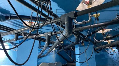 Три кілометри дротів: як виглядає луцький музичний фонтан зсередини