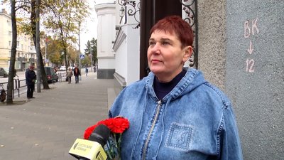 У Житомирі попрощалися із "азовцем" Віталієм Лобовим та командиром відділення Максимом Євпаком У Житомирі попрощалися із "азовцем" Віталієм Лобовим та командиром відділення Максимом Євпаком