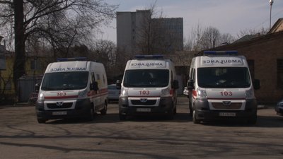 Черкаські студенти-медики допомогають фельдшерам "швидкої" Черкаські студенти-медики допомогають фельдшерам "швидкої"