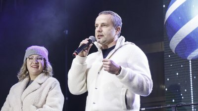 У Херсоні містяни святкували Новий рік на площі біля головної ялинки