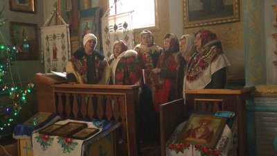 У новому складі церковного хору лише дві учасниці раніше були хористками, коли храм належав до УПЦ Московського патріархату У новому складі церковного хору лише дві учасниці раніше були хористками, коли храм належав до УПЦ Московського патріархату
