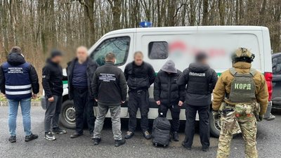 на Закарпатті затримали працівників банку