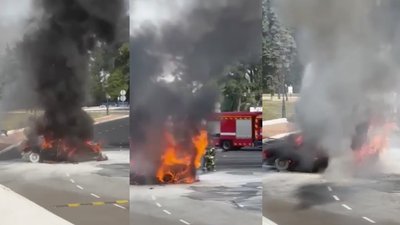 В Одесі горів легковий автомобіль біля стадіону "Чорноморець"