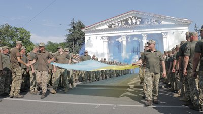 У Маріуполі розгорнули 129 метровий прапор України