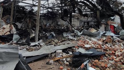 У Чугуєві внаслідок атаки російськими дронами знищене відділення Нової пошти