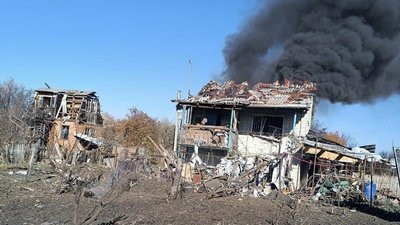 Пожежа в будинку після влучання росіян