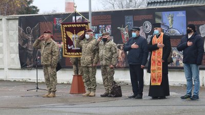 На Житомирщині вітали з професійним святом десантників–вручили нагороди та відзнаки На Житомирщині вітали з професійним святом десантників–вручили нагороди та відзнаки
