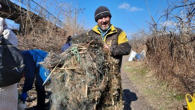 У Кушугумській громаді на Запоріжжі провели суботник на узбережжі річки У Кушугумській громаді на Запоріжжі провели суботник на узбережжі річки