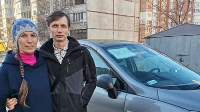 Понад 20 рятувальних рейсів: родина Лихопой із Полтави вивозить людей із зони бойових дій