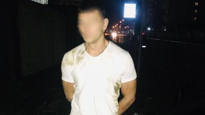 В Івано-Франківську впіймали чоловіка, який влаштував стрілянину В Івано-Франківську впіймали чоловіка, який влаштував стрілянину