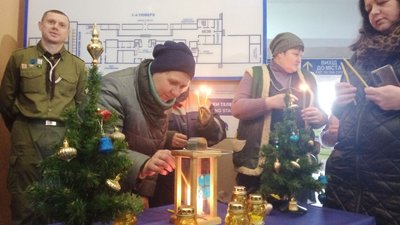Вифлеємський вогонь змогли взяти усі охочі, 11 грудня 2023. Фото: Суспільне Хмельницький