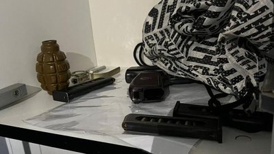 Сумчанина обвинувачують у незаконному обігу наркотиків, зберіганні зброї та боєприпасів
