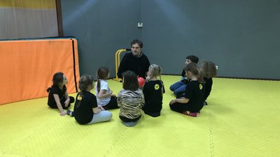 Родина переселенців із Харкова відкрили у Полтаві школу капоейри Родина переселенців із Харкова відкрили у Полтаві школу капоейри