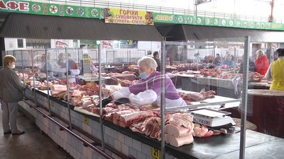 На продуктовому ринку в Житомирі після карантину відкрили м’ясний павільйон
