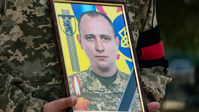 В Ужгороді попрощалися з полеглим воїном Віталієм Петюшкою