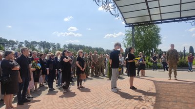 Загинув, рятуючи побратима: у Житомирі попрощалися з військовим Олександром Зелінським Загинув, рятуючи побратима: у Житомирі попрощалися з військовим Олександром Зелінським