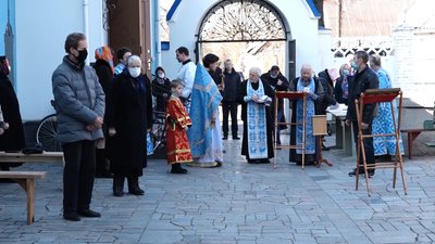 Біля храмів у Житомирі 7-го квітня люди збиралися на церковні обряди