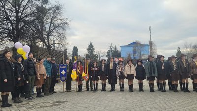У Рівному освятили прапор дівчачого пластового куреня ім. Олени Теліги У Рівному освятили прапор дівчачого пластового куреня ім. Олени Теліги