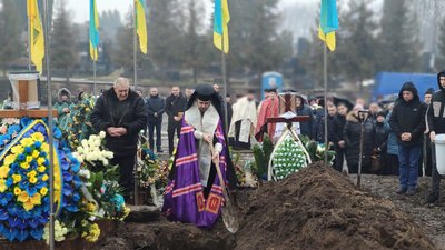 У Тернополі попрощалися із загиблим військовослужбовцем Олегом Зубиком У Тернополі попрощалися із загиблим військовослужбовцем Олегом Зубиком