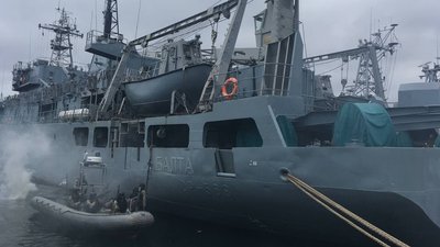 Пожежа на кораблі та спецоперація ВМС. У порту Одеси тривають навчання "Сі Бриз 2021" Пожежа на кораблі та спецоперація ВМС. У порту Одеси тривають навчання "Сі Бриз 2021"