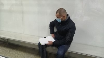 Прокуратура вимагає для затриманого 2 місяці під вартою. Прокуратура вимагає для затриманого 2 місяці під вартою.