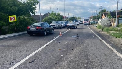 На автодорозі Доманове — Тереблече на Тернопільщині через аварію ускладнено рух На автодорозі Доманове — Тереблече на Тернопільщині через аварію ускладнено рух