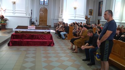 Загинув на Донеччині: у Житомирі попрощалися з 33-річним військовим Максимом Ліщинським Загинув на Донеччині: у Житомирі попрощалися з 33-річним військовим Максимом Ліщинським