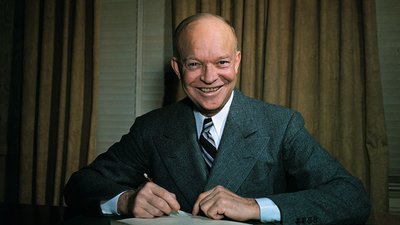 Барак Обама став другим президентом США в історії, який отримав премію "Еммі" Барак Обама став другим президентом США в історії, який отримав премію "Еммі"